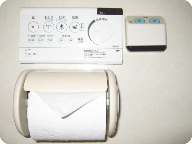 多目的ルーム内ウォシュレット用リモコンtitle=