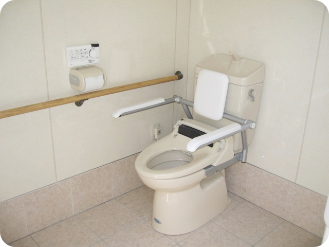 多目的ルームウォシュレット付洋式トイレ